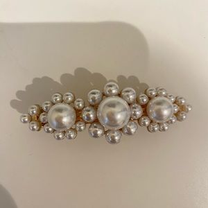 Pearl hair clip